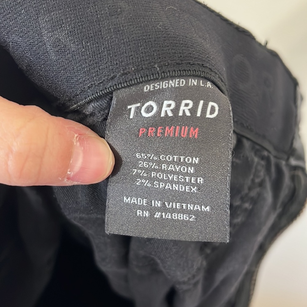Torrid Black Sky High Skinny Distressed Denim Jeans Size 14 - Picture 11 of 11